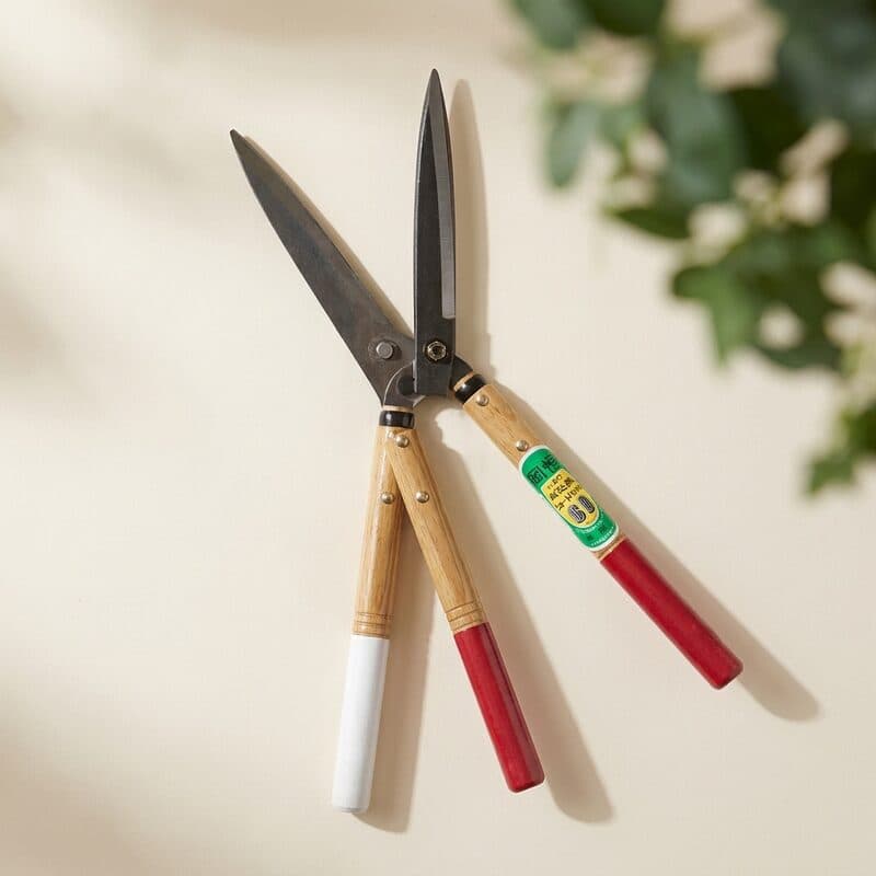 Okatsune 217 Hedge Shears (Short Handle)
